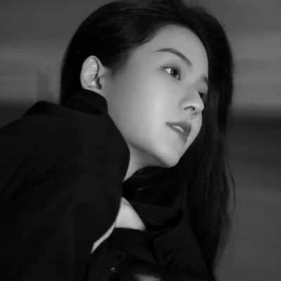 头像女生简单气质港风图片