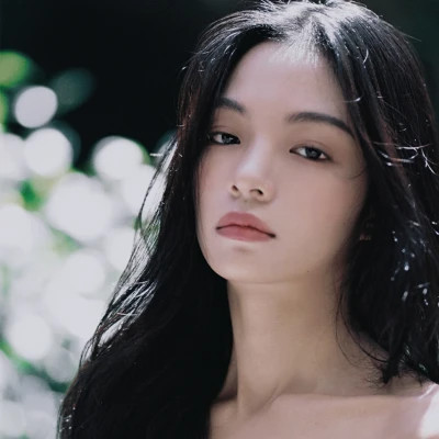 头像女生简单气质港风图片