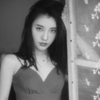 港风黑白女生高清头像图片