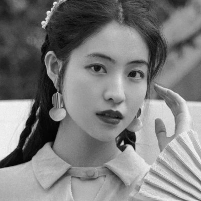 港风黑白女生高清头像图片