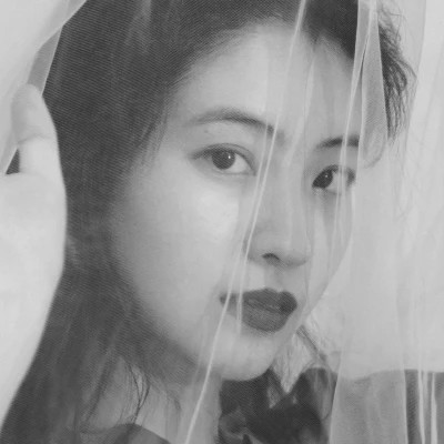 港风黑白女生高清头像图片