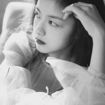 港风黑白女生高清头像图片
