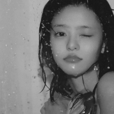 港风黑白女生高清头像图片