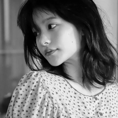 港风黑白女生高清头像图片