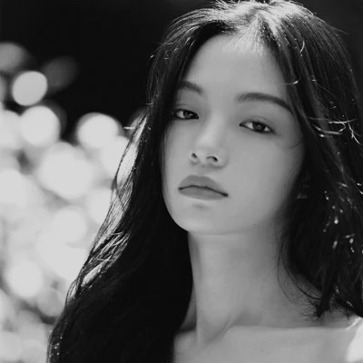 黑白港风气质女头图片