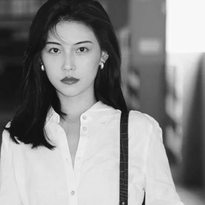 黑白港风气质女头图片