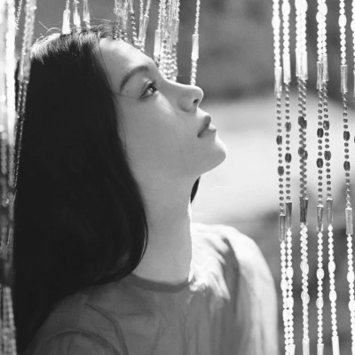 黑白港风气质女头图片