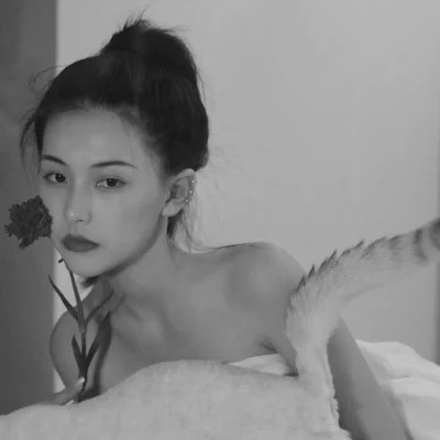 黑白港风气质女头图片
