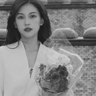 黑白港风气质女头图片