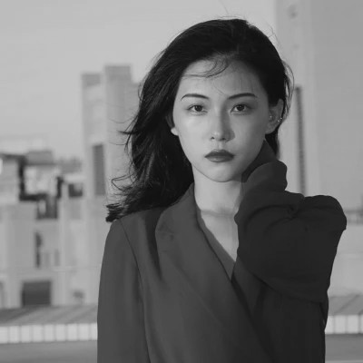 黑白港风气质女头图片