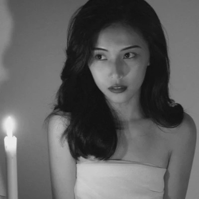 黑白港风气质女头图片