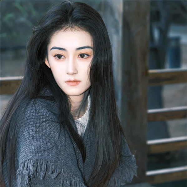 伤感高冷破碎感清冷女头图片