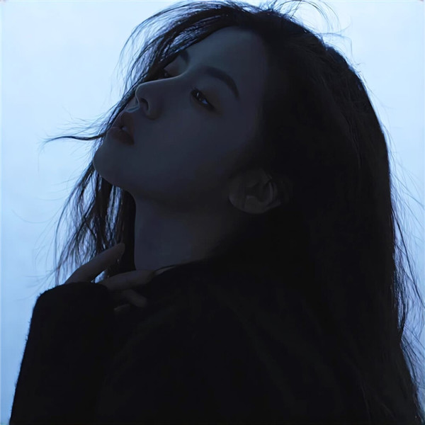 伤感高冷破碎感清冷女头图片