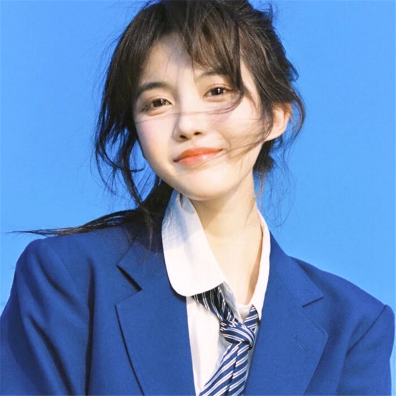 清新文艺复古氛围感女头图片