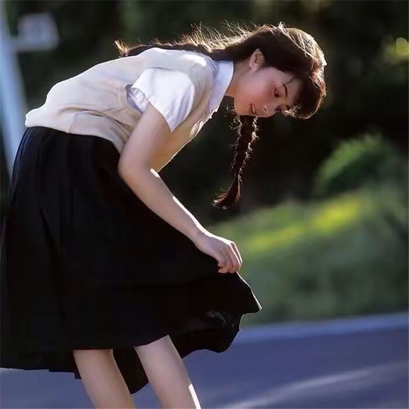 清新文艺复古氛围感女头图片