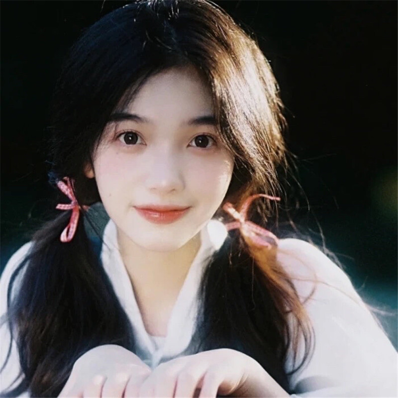 清新文艺复古氛围感女头图片
