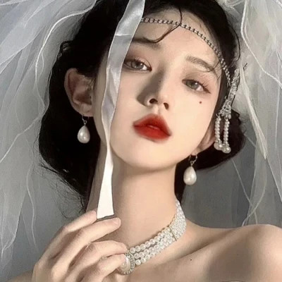 清新干净又有氛围感的女头图片