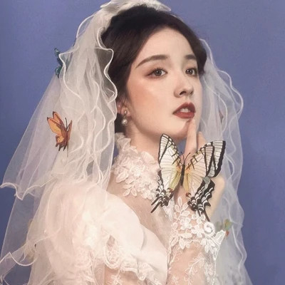 清新干净又有氛围感的女头图片