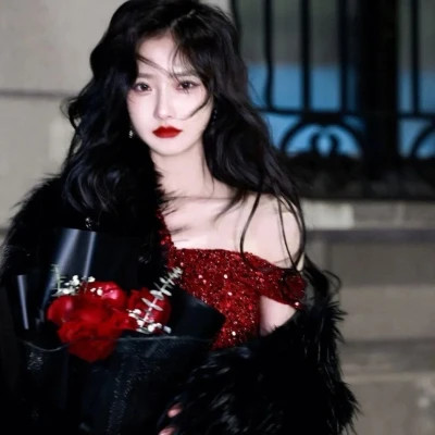 清新干净又有氛围感的女头图片