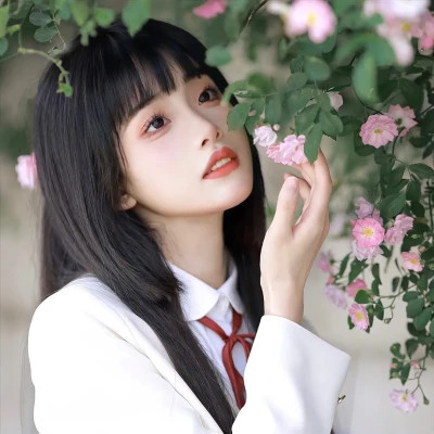 清新干净又有氛围感的女头图片