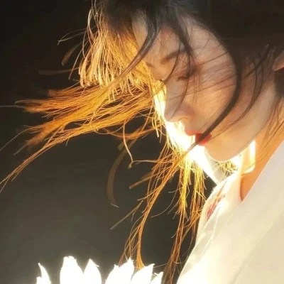 唯美温柔干净高级氛围感女头图片