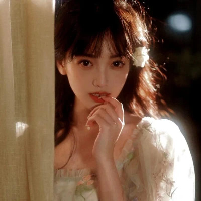 唯美温柔干净高级氛围感女头图片
