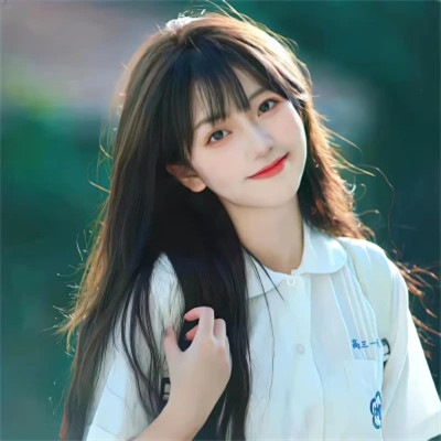 简单阳光干净的氛围感女头图片