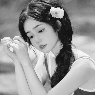 唯美头像女有气质黑白照片