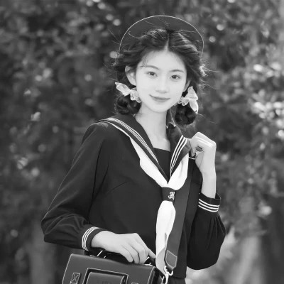 唯美头像女有气质黑白照片