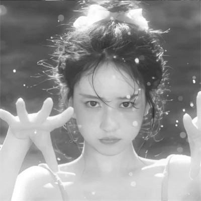 唯美头像女有气质黑白照片