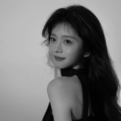 唯美头像女有气质黑白照片