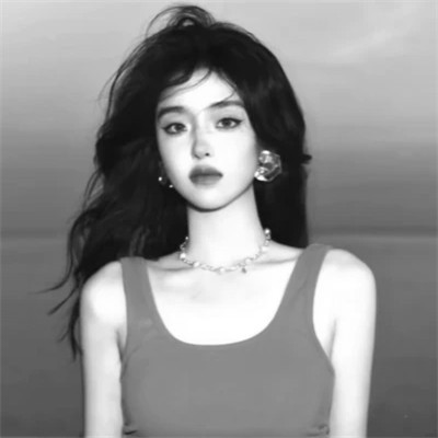 唯美头像女有气质黑白照片