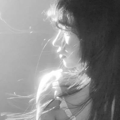黑白唯美头像女