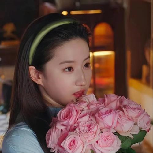 2025最新款女生头像图片