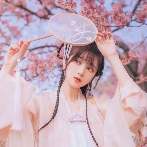 2025最新微信头像女生专用漂亮图片