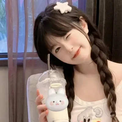 美女真实素颜微信头像