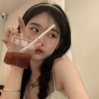 美女真实素颜微信头像