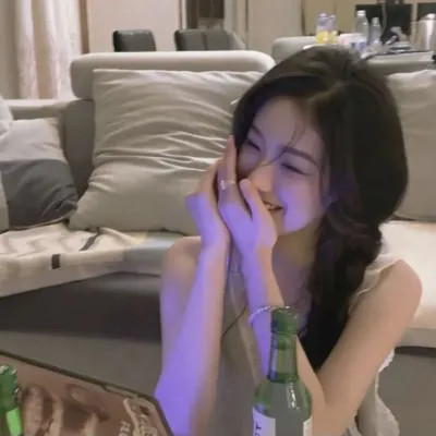 美女真实素颜微信头像
