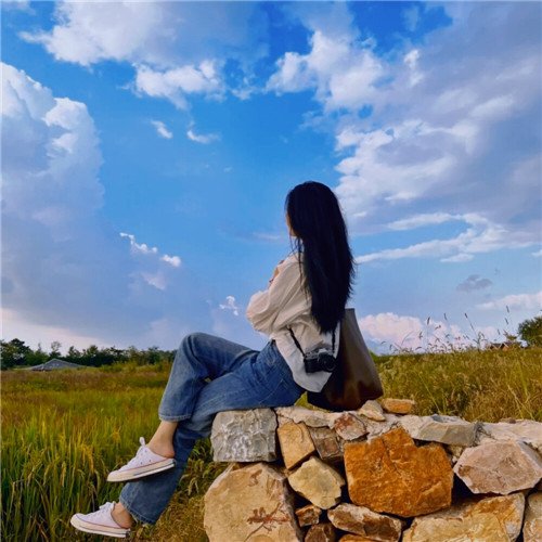 唯美惊艳的女生头像背影图片