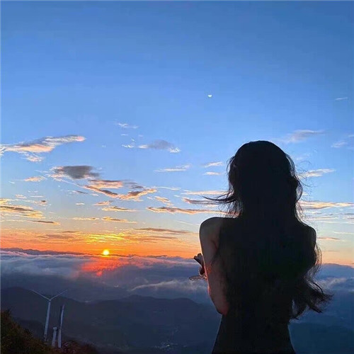 唯美惊艳的女生头像背影图片