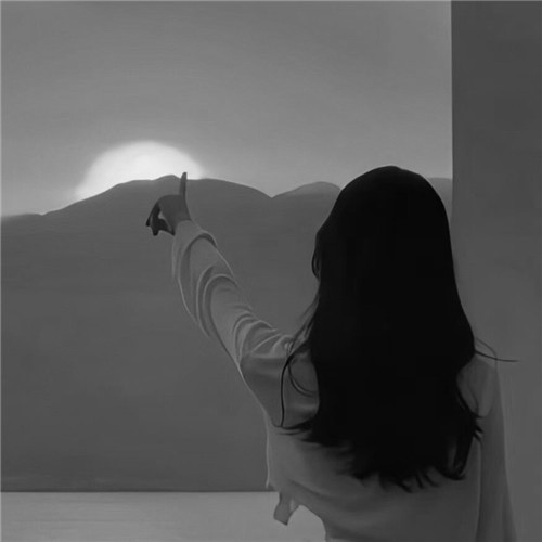 背影图片女黑白唯美头像