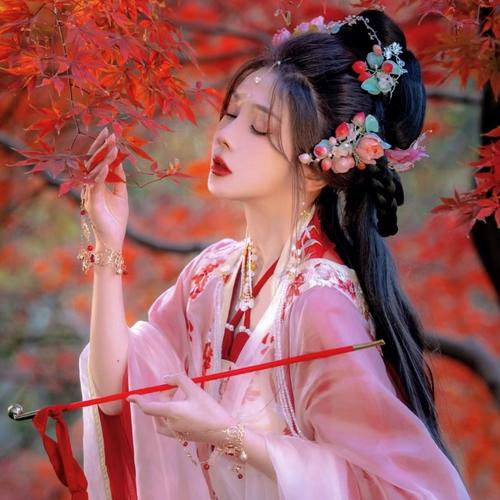 惊艳的女生头像古风图片