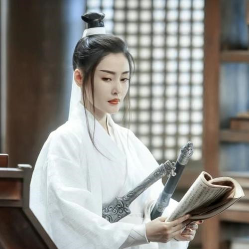 惊艳的女生头像古风图片