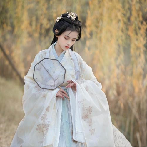 惊艳的女生头像古风图片
