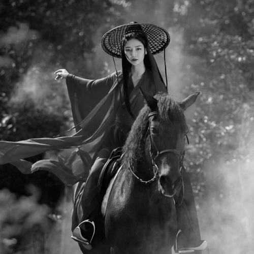 古风黑白女生头像图片