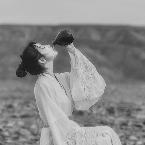 古风黑白女生头像图片