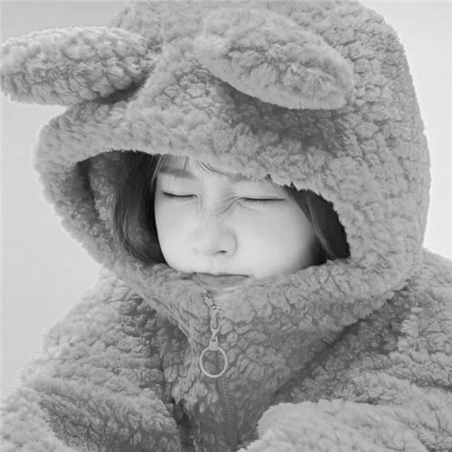女生头像黑白可爱真人高清图片