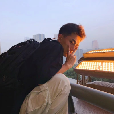 2025年微信最潮真人男头图片