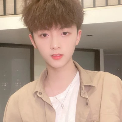 2025新版微信头像男生