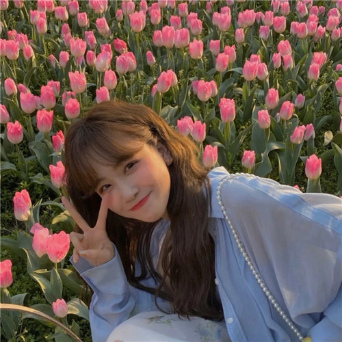 唯美清新真人郁金香女生头像图片